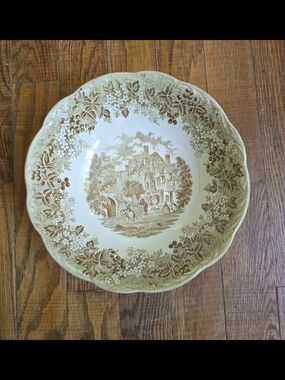Vintage Romantic England Collectible 8" Bowl Green/cream